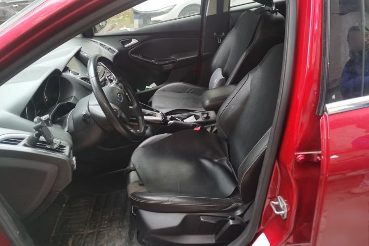 Used Ford Focus 2012 Sedan 1.6L Automatic Fashion Edition
