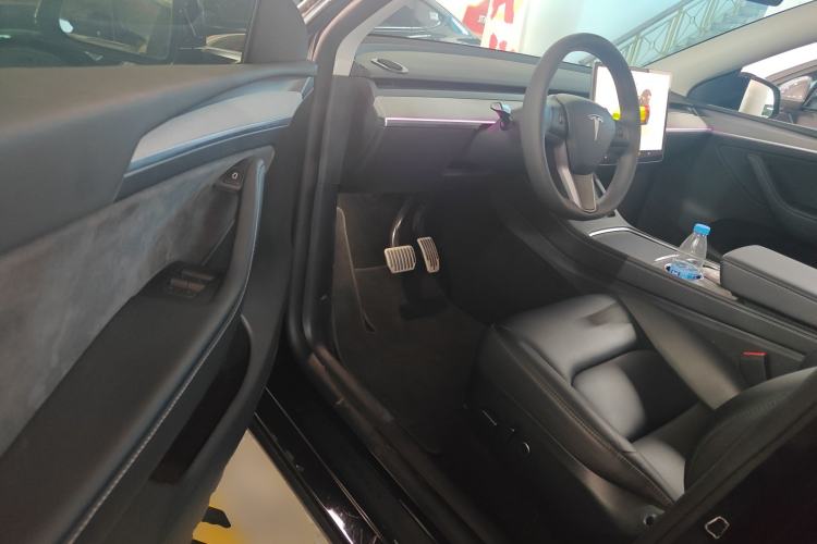 Used Tesla Model Y 2023 Rear-Wheel-Drive Version Driver Seat