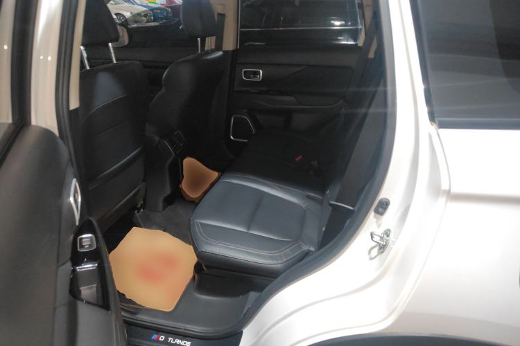 Used Mitsubishi Outlander 2019 2.0L Two-Wheel Drive Comfort Edition 5 Seats China VI Standard Left Rear Seat