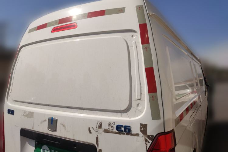 Used Farizon Xingxiang E6 2020 Van with High Roof 1365kg Payload Capacity Equipped with CATL's High-Energy Battery