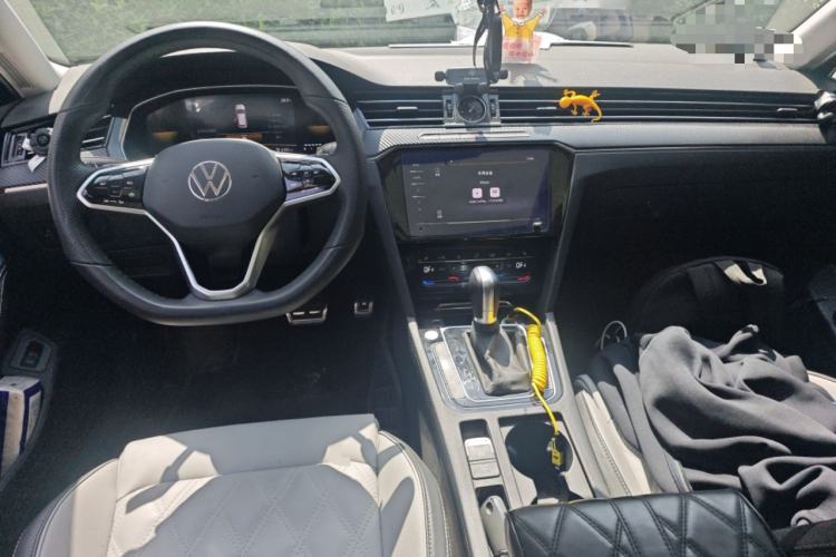 Used Volkswagen Magotan 2023 2 Million Units Limited Edition 330TSI DSG Leading Version
