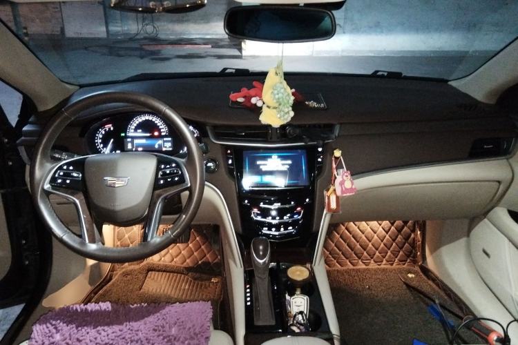 Used Cadillac XTS 2017 28T Tech Edition Center Console