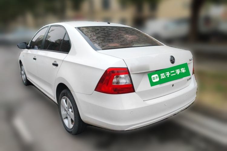 Used Skoda Rapid 2015 1.4L Manual Enjoyment Model
