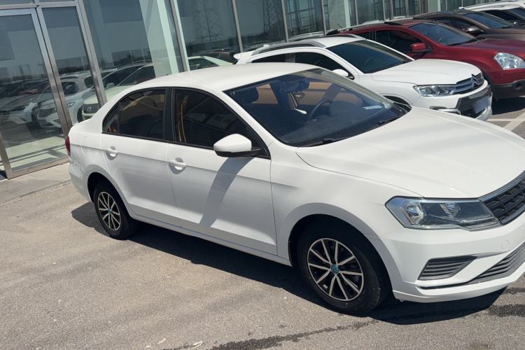 Used Volkswagen Jetta 2017 1.4L Manual Fashion Edition
