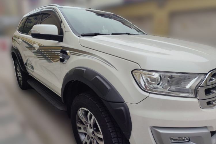 Used Ford Everest 2017 2.0T Gasoline Automatic 4x4 Luxury Edition 7 Seats Front Right 45 Deg