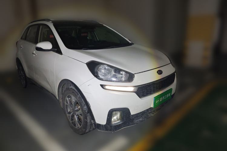 Used Kia KX3 2015 1.6L Automatic Two-Wheel Drive DLX Front Right 45 Deg
