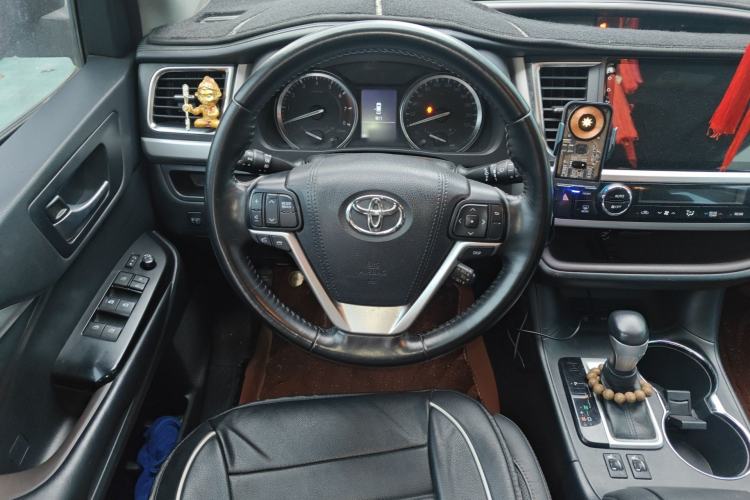 Used Toyota Highlander 2017 2.0T Four-Wheel Drive Luxury Edition 7 Seats Steering Wheel