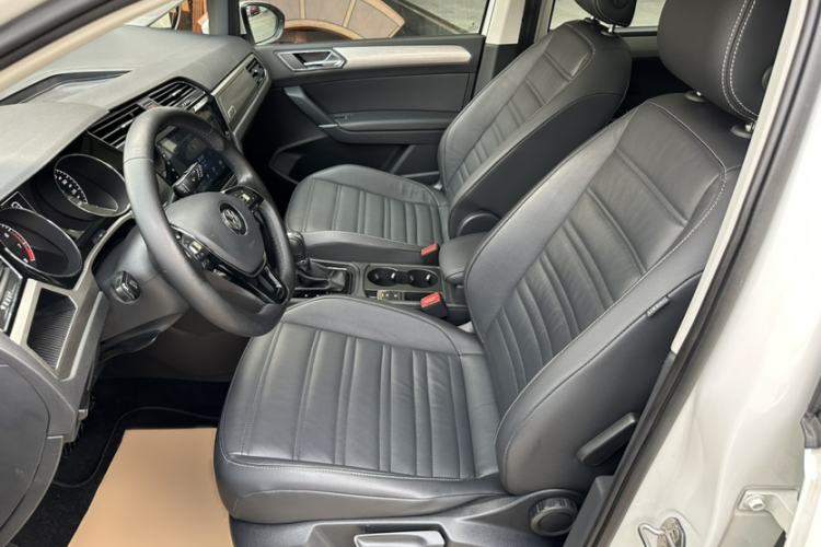 Used Volkswagen Touran 2016 Volkswagen Touran L 280TSI DSG Comfort Edition Left Front Seat