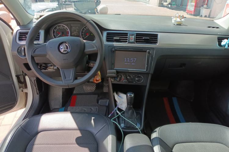 Used Skoda Rapid Spaceback 2016 Revised 1.6L Automatic Chuanxing Version
