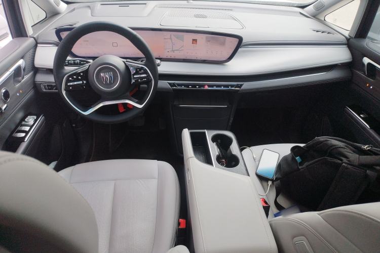 Used Buick GL8 2025 Lu Zun Deluxe Edition Center Console