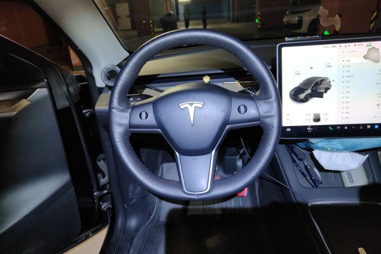 Used Tesla Model Y 2021 Long-Range All-Wheel-Drive Version 3D7
