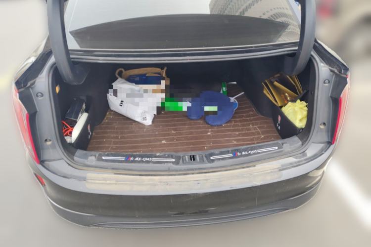 Used Hongqi E-QM5 2022 431 km Charge & Enjoy Edition Trunk