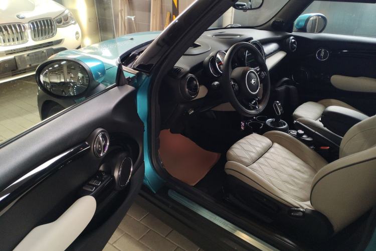 Used MINI MINI 2019 1.5T COOPER CABRIO Temptation Edition
