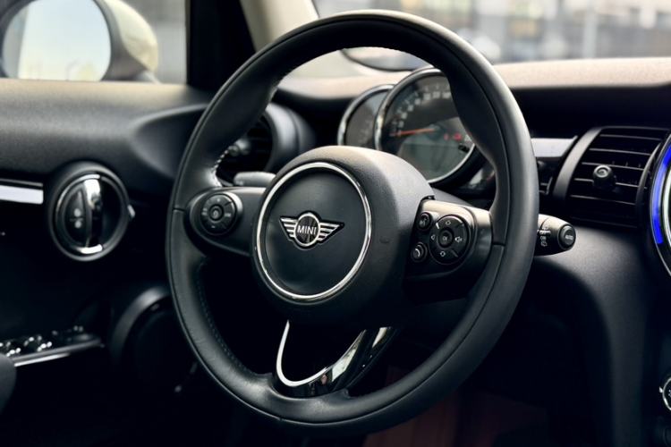 Used MINI 2018 1.5T ONE PLUS Five-Door Edition Interior 5