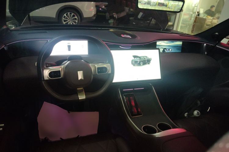 Used Avatr 11 2025 Ultra Extended-Range Edition Center Console