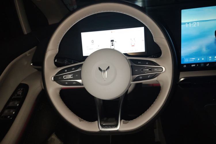 Used VOYAH Dream 2025 PHEV Four-Wheel Drive Prestige Kunpeng Edition