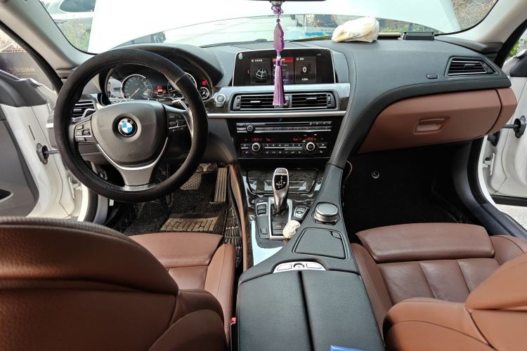 Used BMW 6 Series 2016 640i Gran Coupe Center Console