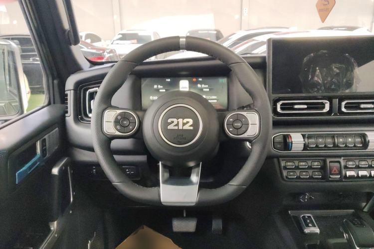 Used 212 T01 2024 2.0T Explorer