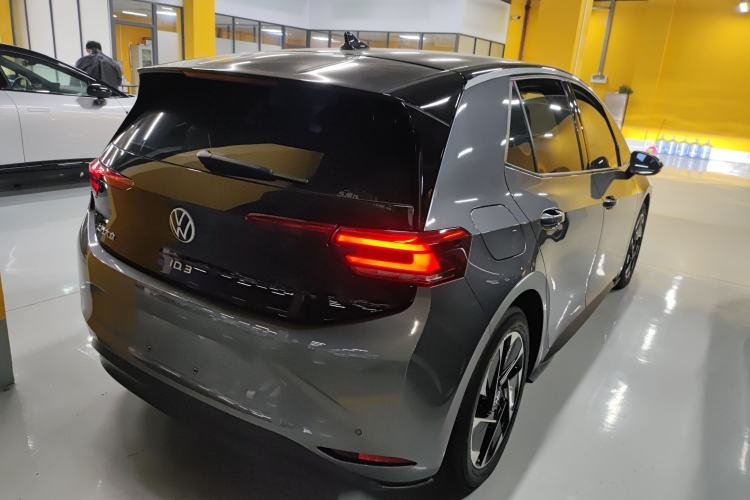 Used Volkswagen ID.3 2024 Pure & Smart Edition Rear Right 45 Deg