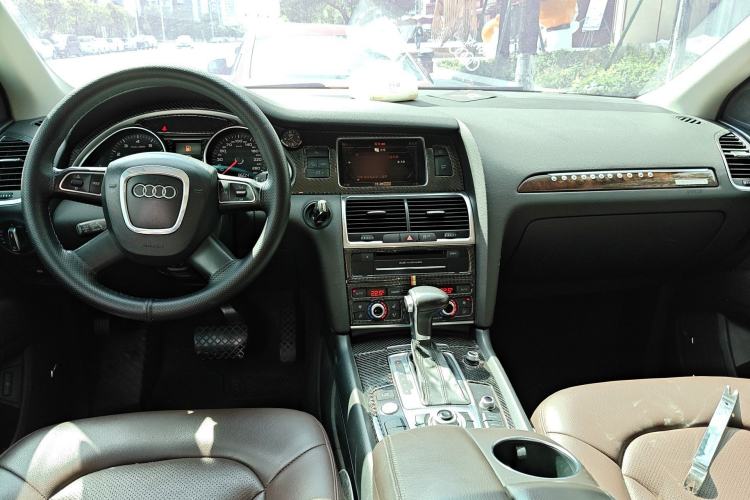 Used Audi Q7 2012 3.0 TFSI Technology Model (200kW) Center Console
