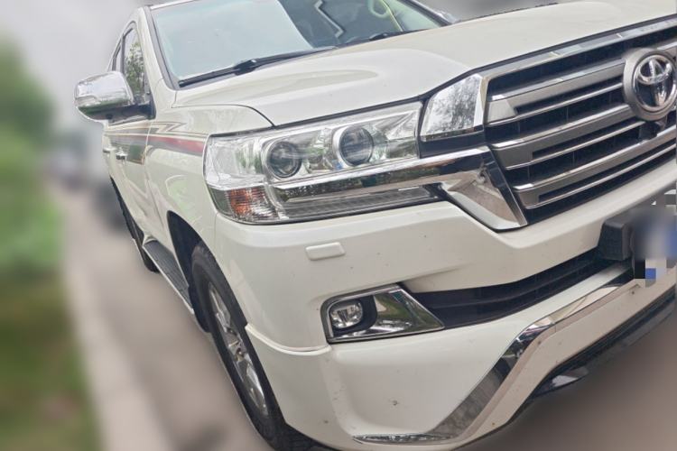 Used Toyota Land Cruiser  Front Right 45 Deg