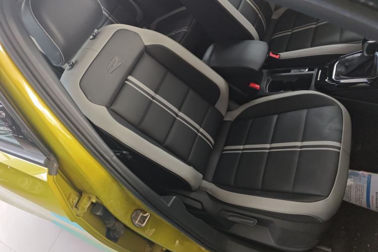 Used Volkswagen T-ROC 2023 300TSI DSG Two-Wheel Drive Starlight Edition