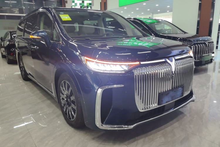 Used VOYAH Dream 2025 EV Four-Wheel Drive Flagship Kunpeng Edition