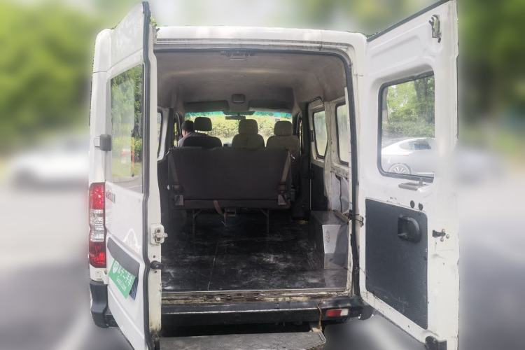 Used Dongfeng Yufeng 2012 3.0T Short Wheelbase Mid-Top Leading Edition China IV ZD30 Trunk