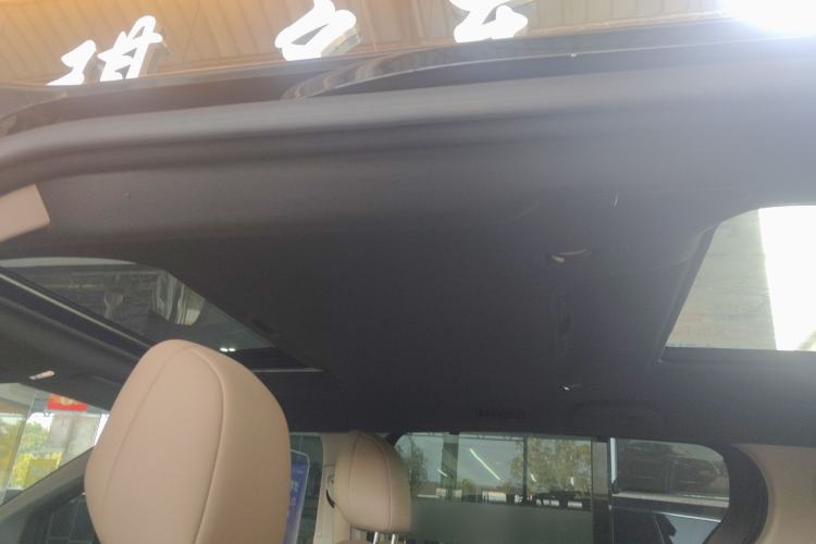 Used Toyota Granvia 2022 2.5L Hybrid Prestige Edition
