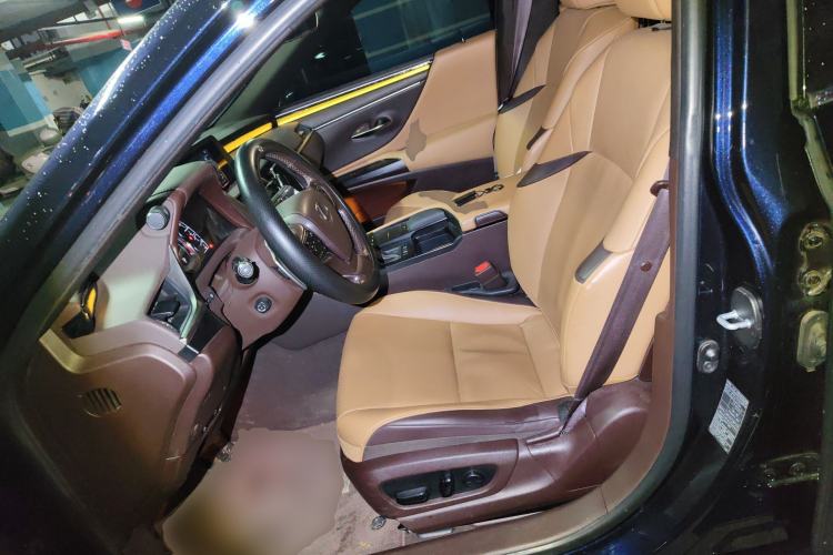 Used Lexus ES 2020 200 Excellence Edition