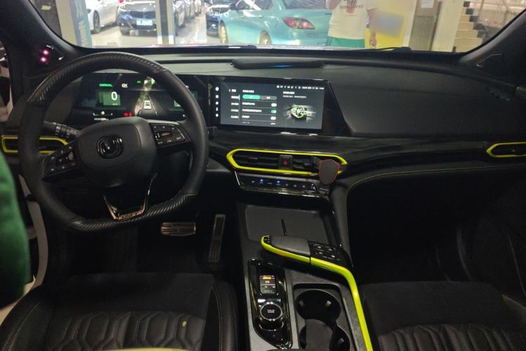 Used CHANGAN UNI-T 2022 1.5T Flagship Edition Center Console