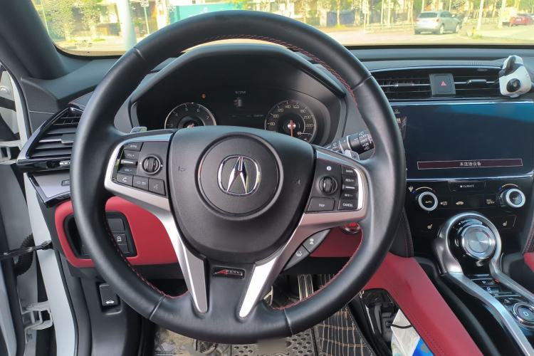 Used Acura CDX 2021 1.5T Two-Wheel Drive Deluxe · A-Spec Smart Safety Sport Model Steering Wheel