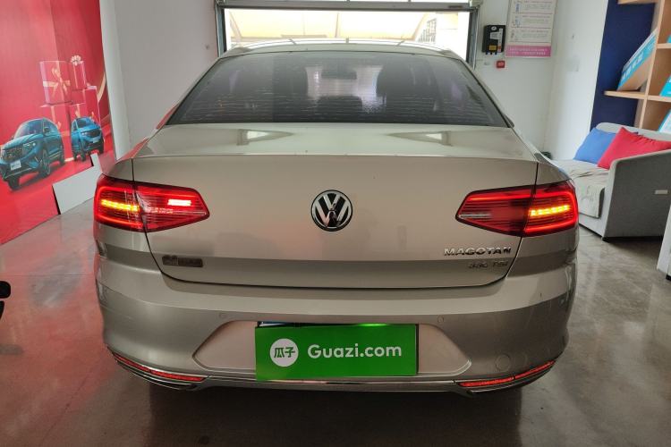 Used Volkswagen Magotan 2017 330TSI DSG Luxury Model Rear