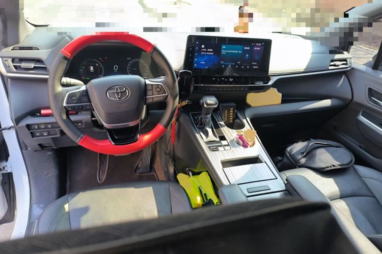 Used Toyota SIENNA 2021 2.5L Hybrid Ultimate Edition Interior 2