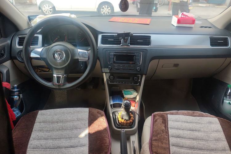 Used Volkswagen Santana 2013 1.4L Manual Comfort Edition Center Console