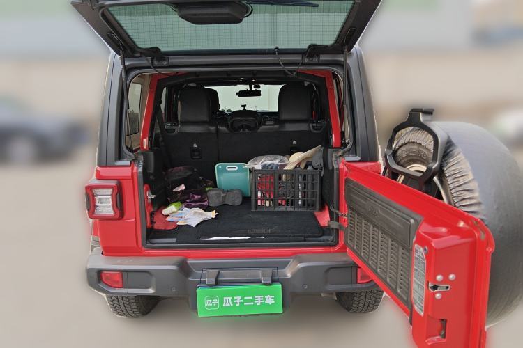 Used Jeep Wrangler 2019 2.0T Sahara 4-Door Version China V Standard
