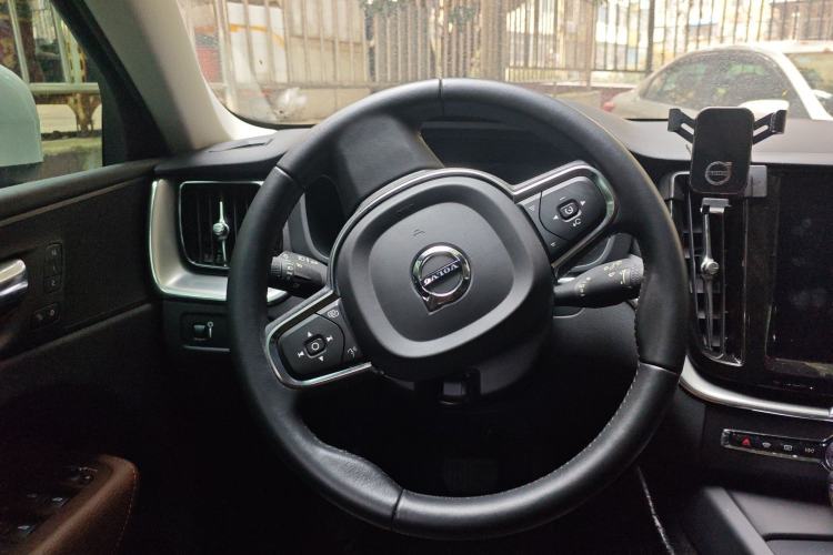 Used Volvo XC60 2019 T5 4x4 Zhiyuan Edition China VI Standard