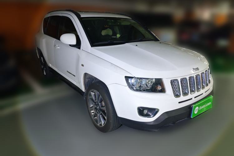 Used Jeep Compass 2014 2.4L four-wheel drive luxury version Front Right 45 Deg