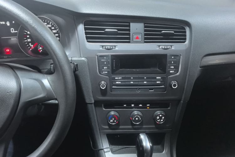 Used Volkswagen Golf 2015 1.6L Automatic Fashion Model