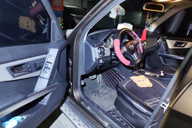 Used Mercedes-Benz GLK-Class 2013 GLK 300 4MATIC Dynamic Sunroof Model
