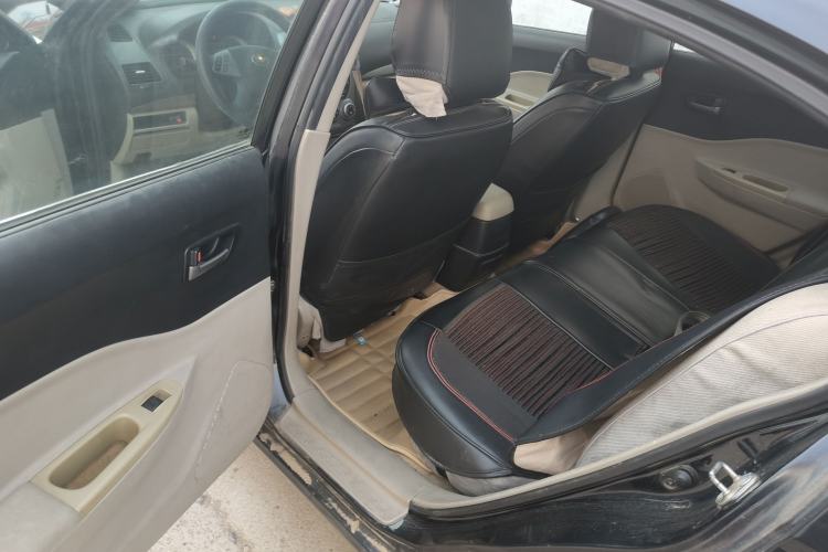 Used Bestune B50 2012 1.6L manual fashion version
