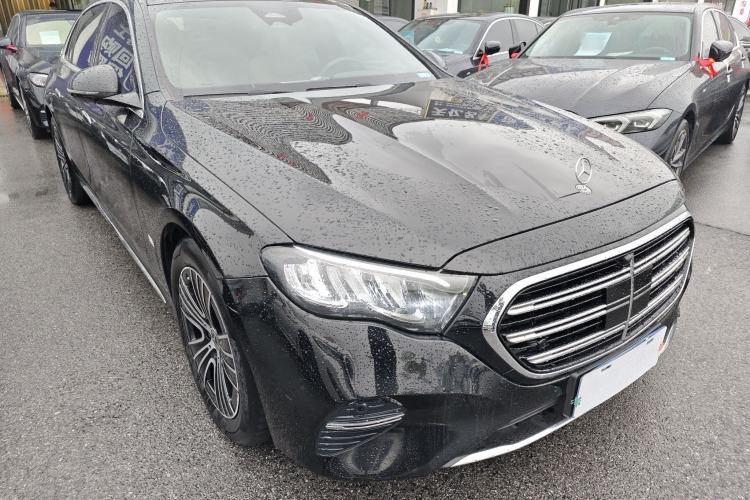 Used Mercedes-Benz E-Class 2024 E 260 L Front Right 45 Deg