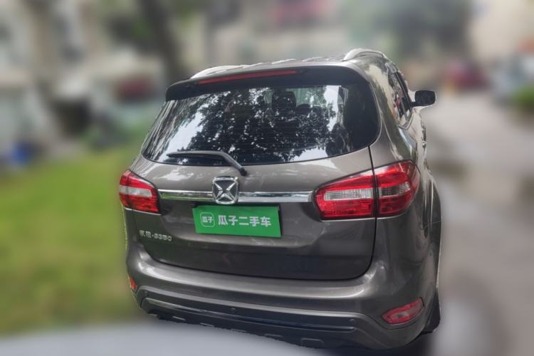 Used JMC Yusheng S350 2013 2.4T Automatic 2WD Diesel Luxury Edition 5 Seats
