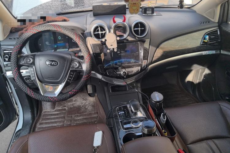 Used BYD Tang New Energy 2015 2.0T Four-Wheel-Drive Flagship Model
