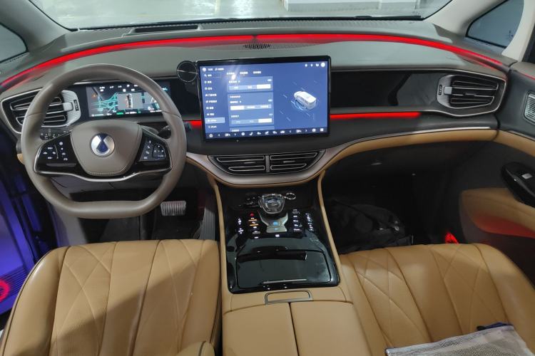 Used Denza D9 2022 DM-i 970 Four-Wheel Drive Prestige Model Center Console