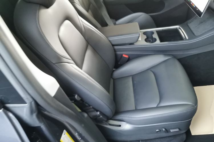 Used Tesla Model Y 2021 Long-Range All-Wheel-Drive Version 3D7
