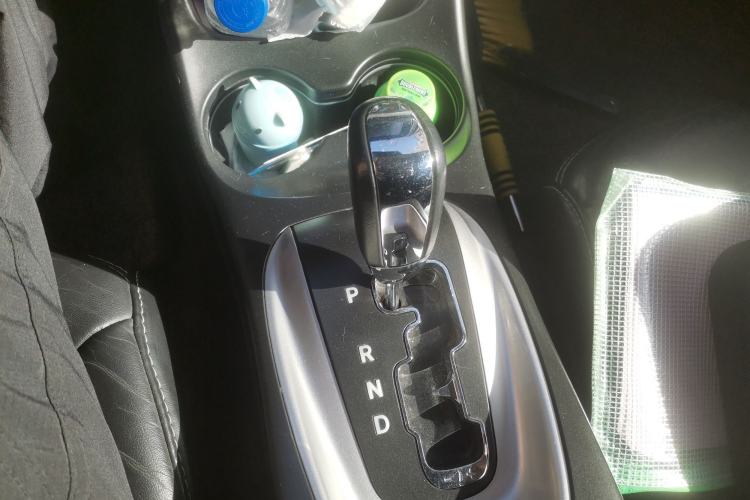 Used Dodge Journey 2013 2.4L Two-Wheel Drive Luxury Version Gear Lever