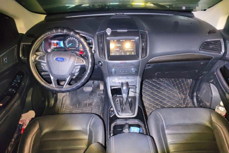 Used Ford Edge 2016 EcoBoost 245 Two-Wheel-Drive Titanium 7-Seater
