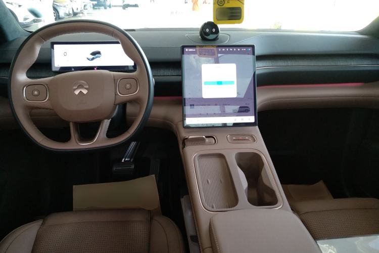 Used Nio ES6 2024 75 kWh Center Console