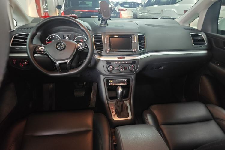 Used Volkswagen Sharan 2016 380TSI Comfort Edition 7-Seater Center Console